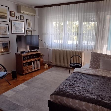 Apartman Zita โอซีเยก ภายนอก รูปภาพ