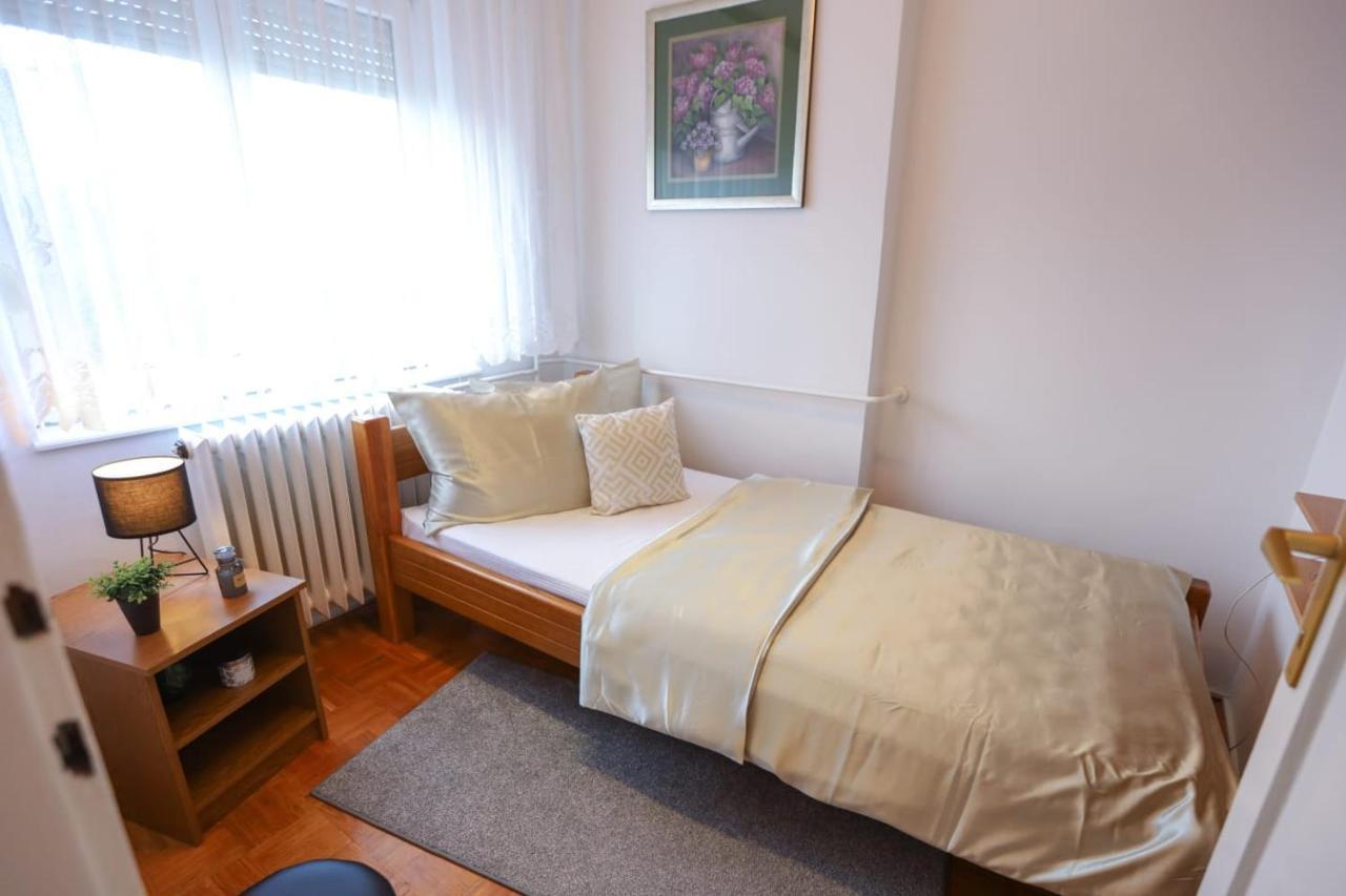 Apartman Zita โอซีเยก ภายนอก รูปภาพ