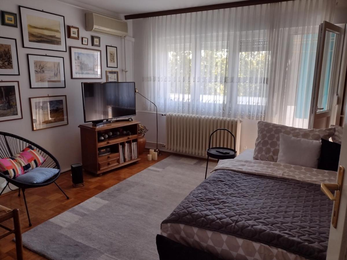 Apartman Zita โอซีเยก ภายนอก รูปภาพ